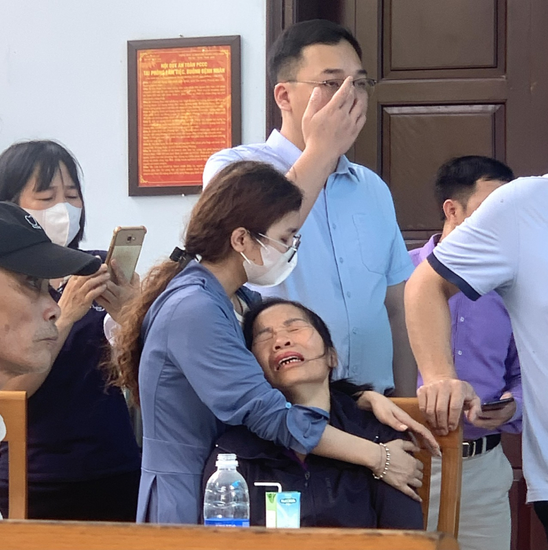 Nghẹn ngào nỗi đau của thân nhân 14 nạn nhân tử vong trong vụ cháy nhà trọ ở phố Trung Kính -0