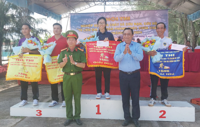 Sôi nổi hội thi nghiệp vụ PCCC và CNCH “Tổ liên gia an toàn PCCC” -0