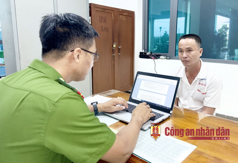 Bắt đối tượng truy nã đặc biệt nguy hiểm do làm giả thiên thạch lừa đảo 400 triệu đồng -0