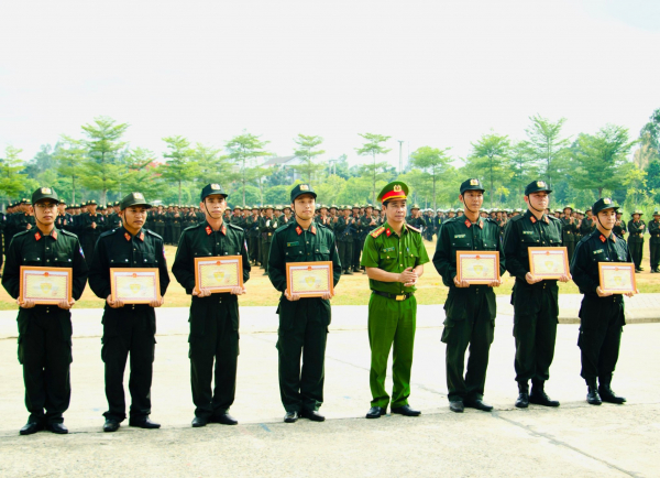 Hàng nghìn chiến sĩ nghĩa vụ CAND hoàn thành khóa huấn luyện chiến sĩ mới -0