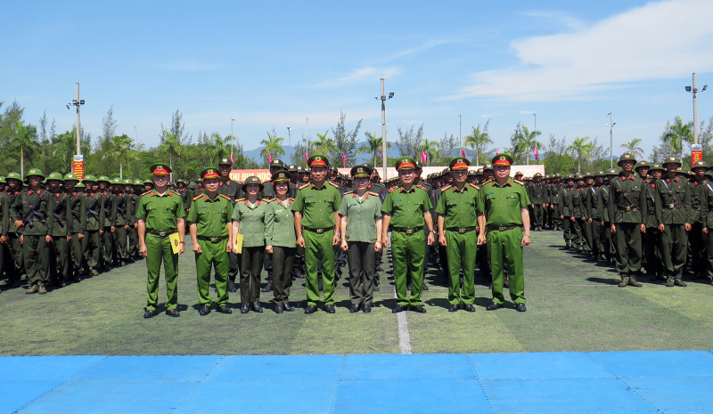 1.292 chiến sĩ hoàn thành khóa huấn luyện tại Trung đoàn Cảnh sát cơ động Trung Bộ -0