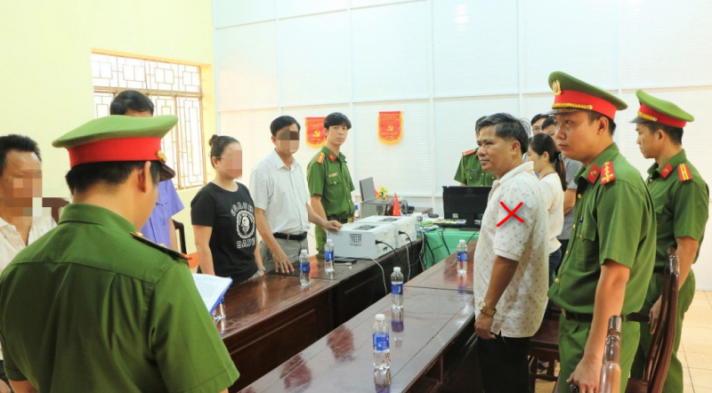 Bắt nguyên Phó Trưởng phòng Tài nguyên và môi trường ở Bình Phước -0