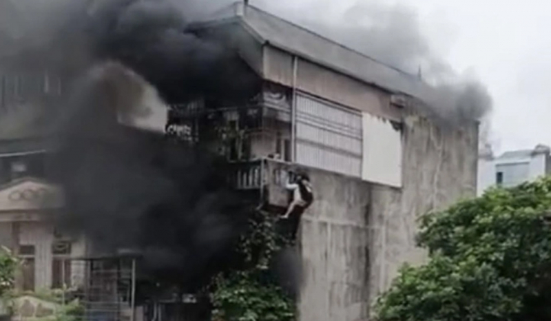 9 người thoát nạn trong vụ hỏa hoạn tại nhà trọ vào sáng sớm -0