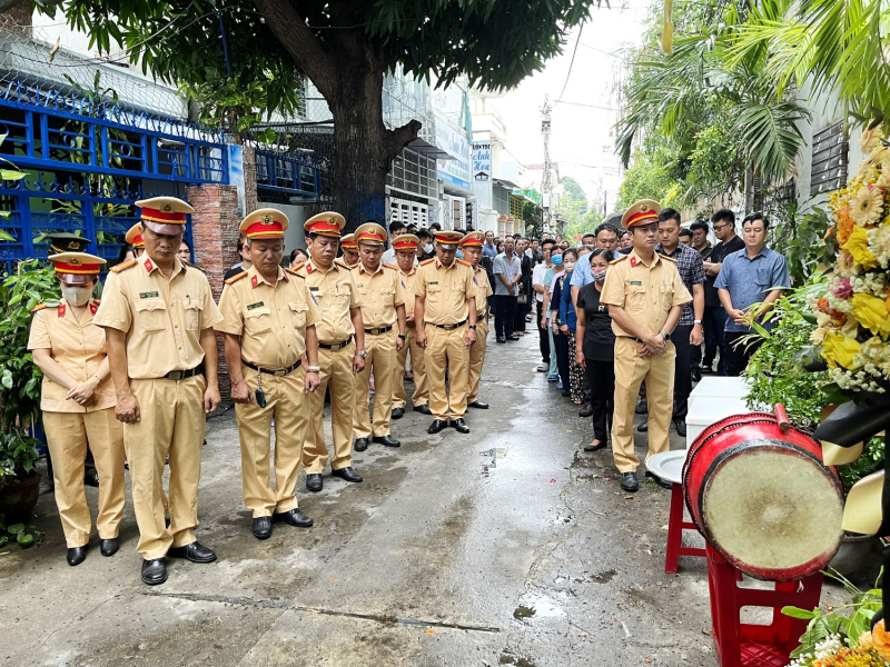           Nghẹn ngào tiễn biệt Trung tá CSGT hy sinh khi thi hành công vụ -0