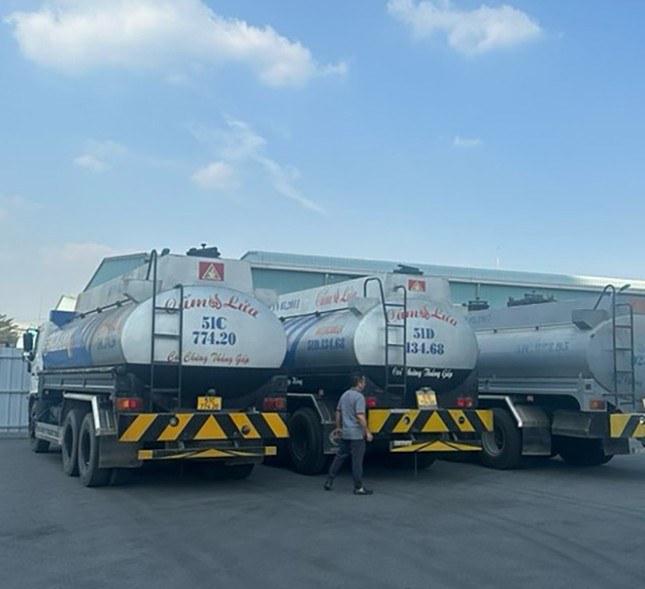 Khởi tố 2 công chức Hải quan Bà Rịa - Vũng Tàu trong vụ buôn lậu xăng dầu -0