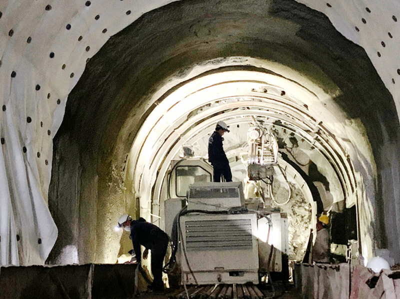 Thông hầm đường sắt Chí Thạnh sau 10 ngày khắc phục sự cố sạt lở -0