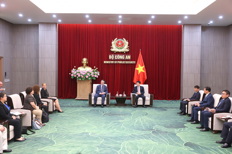 Việt Nam – Hoa Kỳ tăng cường hợp tác trong lĩnh vực an ninh trên không -0