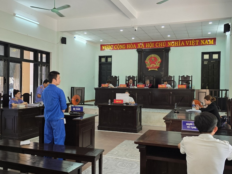 Ghen với tình cũ, người đàn ông ly dị vợ dùng xăng đốt chết tình nhân -0