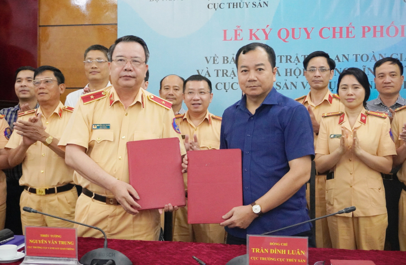 Ký kết bảo vệ trật tự giao thông, trật tự xã hội trong lĩnh vực thủy sản -1