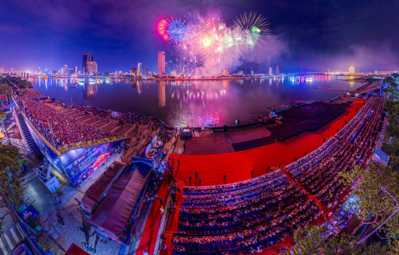 “Kết nối toàn cầu - Rạng rỡ năm châu” đã chính thức khai mạc Lễ hội pháo hoa quốc Tế Đà Nẵng – DIFF 2024 -0
