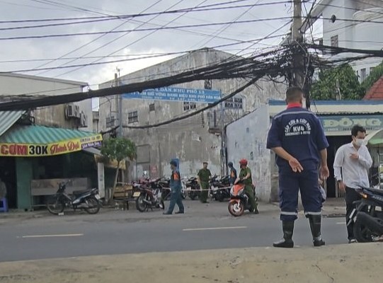 Người phụ nữ tử vong trong căn phòng trọ nồng nặc mùi xăng -0