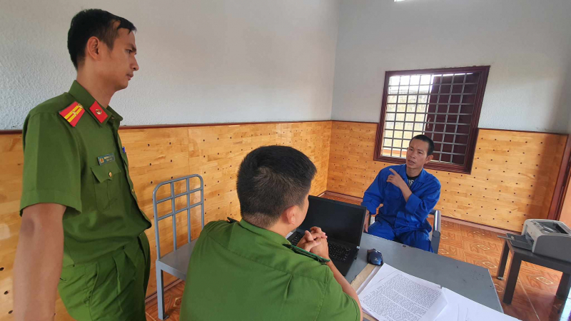 Mâu thuẫn trên bàn nhậu, dùng chày gỗ đánh bạn trọng thương -0