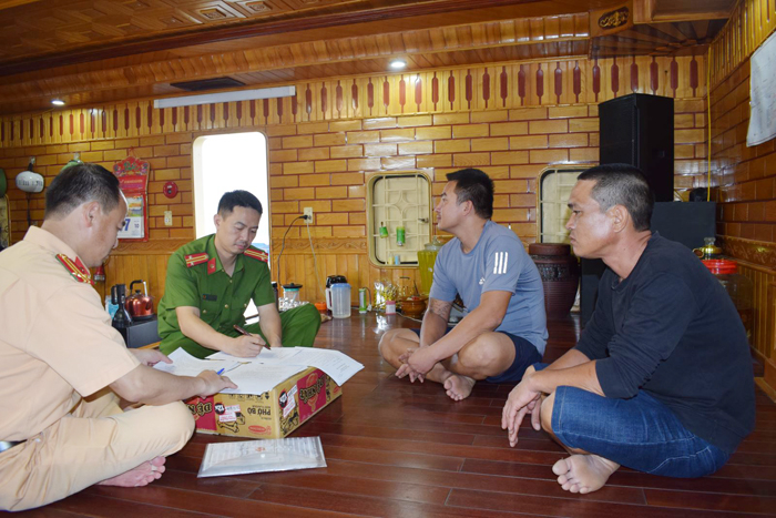 Khởi tố các đối tượng vi phạm quy định về khai thác tài nguyên -0
