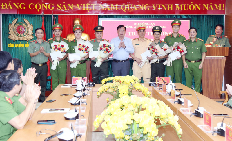 Khen thưởng 6 đơn vị phá chuyên án ma túy thu giữ 7 bánh herôin -1