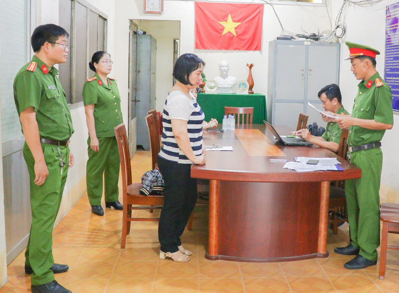 Lừa vay tiền để chuộc “sổ đỏ” rồi chiếm đoạt 950 triệu đồng -0