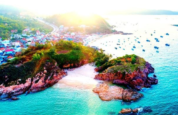 Thị xã Sông Cầu vươn đến mục tiêu thành phố du lịch và dịch vụ ven biển -0