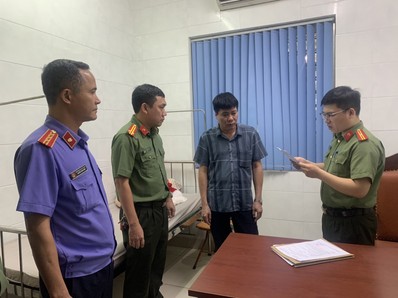 Bắt tạm giam Trưởng khoa Điều trị bắt buộc - Bệnh viện Tâm thần Trung ương I về tội 