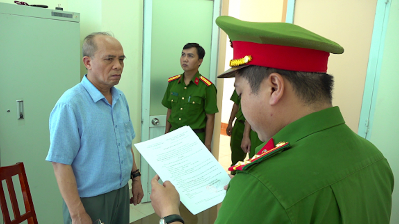 vlcsnap-2024-06-20-07h38m04s187 - copy.png -0