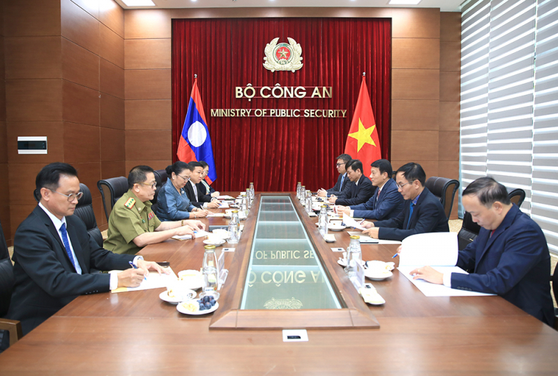 Không ngừng củng cố và phát triển mối quan hệ hữu nghị Việt Nam - Lào -0