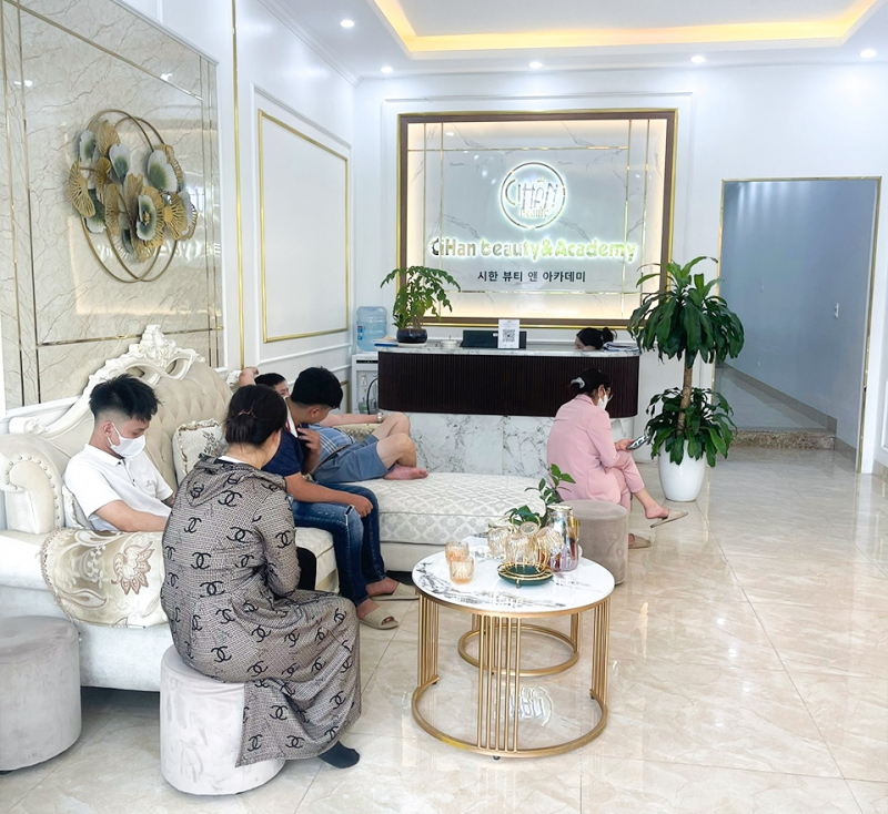 Nhiều cơ sở làm đẹp bị xử phạt vì hành vi quảng cáo không phép -0