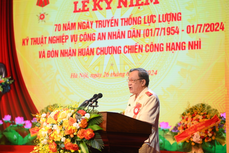 Cục Kỹ thuật nghiệp vụ đón nhận Huân chương Chiến công hạng Nhì -1