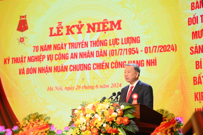 Cục Kỹ thuật nghiệp vụ đón nhận Huân chương Chiến công hạng Nhì -1