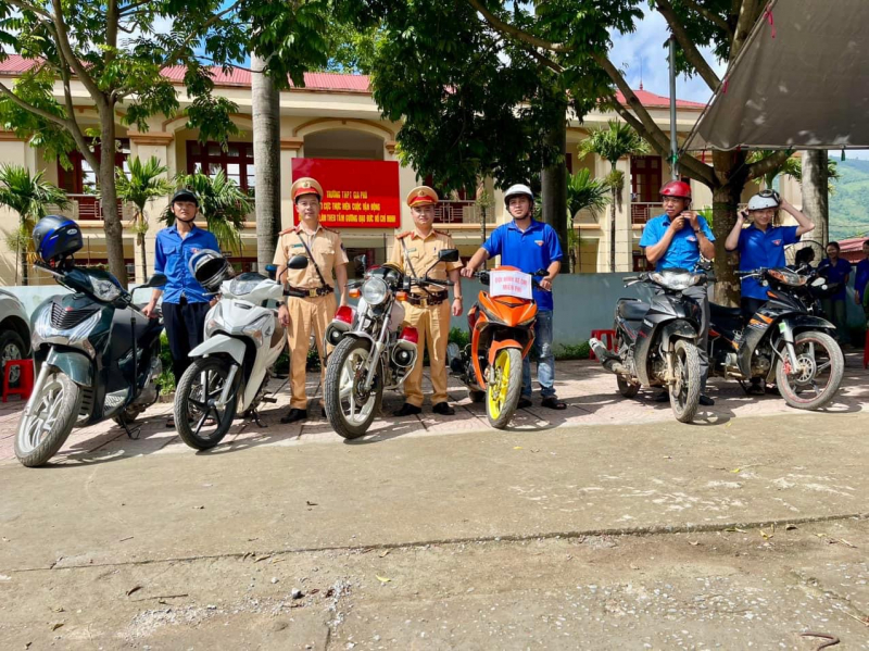 Hơn 1 triệu thí sinh thi môn đầu tiên trong kỳ thi tốt nghiệp -0