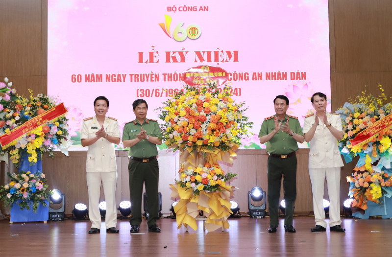 Kỷ niệm 60 năm Ngày truyền thống Tạp chí Công an nhân dân -0