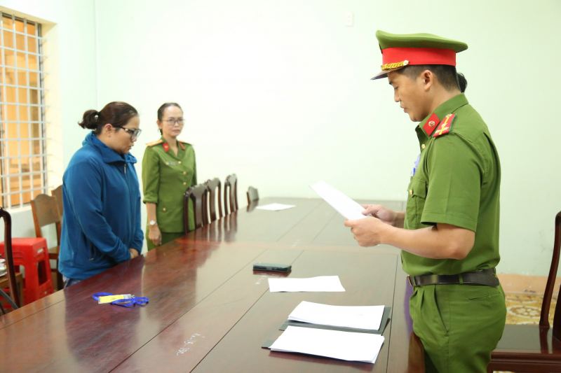 Nữ luật sư bị bắt về hành vi lừa đảo -0