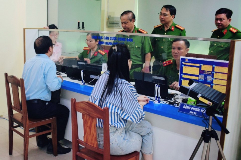 Công an Đà Nẵng triển khai làm căn cước cho người dân -0