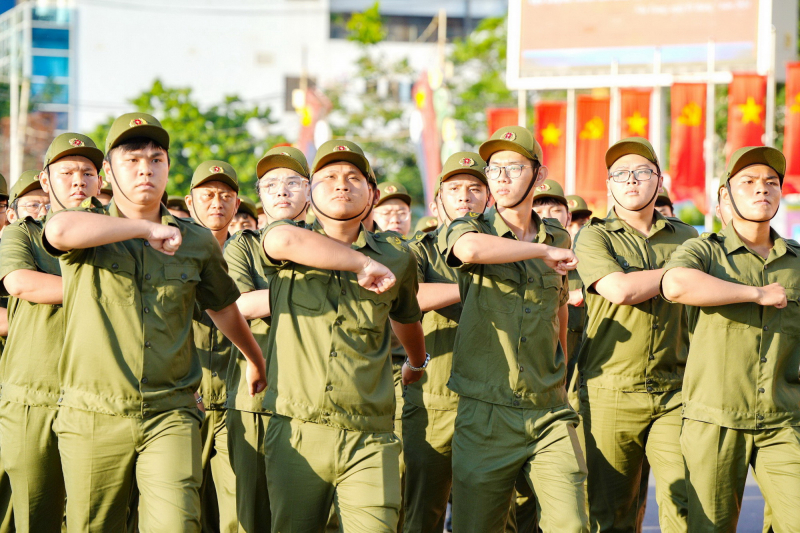 Phó Thủ tướng Chính phủ Trần Lưu Quang dự lễ ra mắt Lực lượng TGBV ANTT ở cơ sở tại Khánh Hòa -0