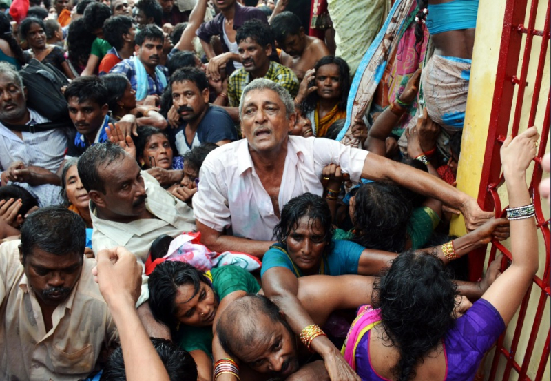 Giẫm đạp kinh hoàng tại Ấn Độ, 107 người chết -0