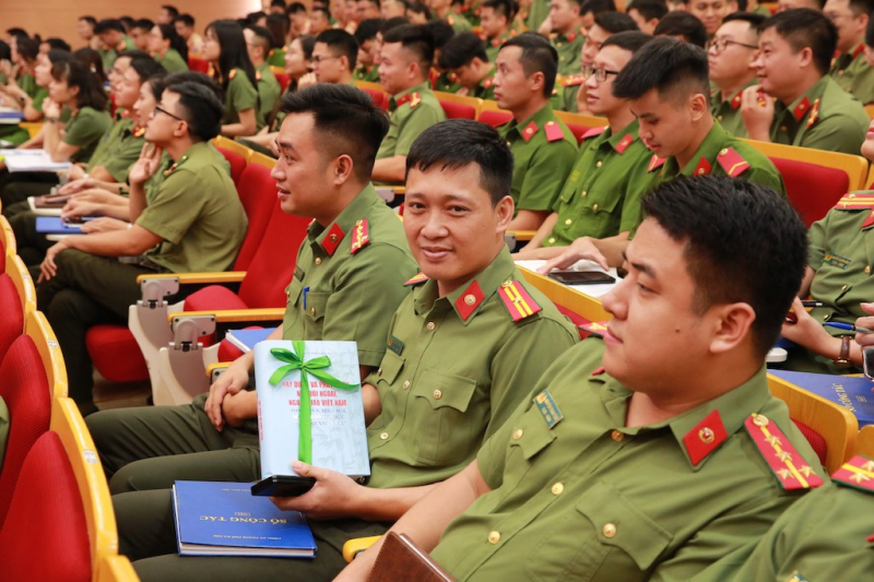 Công an TP Hà Nội tổ chức nói chuyện chuyền đề  -1