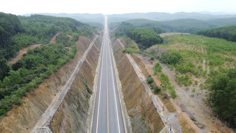 Nghiên cứu đầu tư tuyến cao tốc Bắc - Nam phía Tây đoạn Ngọc Hồi – Pleiku -0