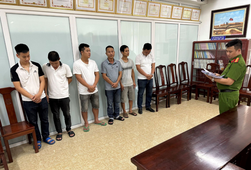 Phá đường dây cá độ bóng đá mỗi tháng gần 100 tỷ đồng -0