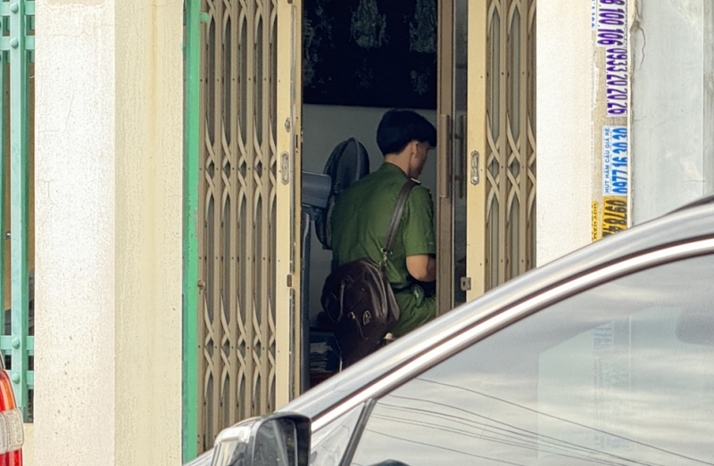 Xe của Bộ Công an xuất hiện tại nhà một số cán bộ tỉnh Bình Thuận -0