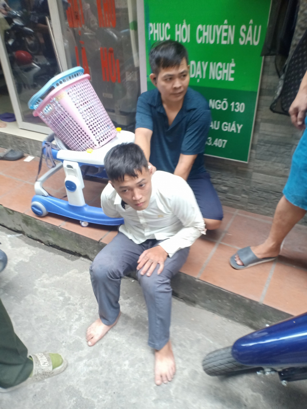 Công an phường phối hơp lực lượng bảo vệ ANTT cơ sở bắt ổ nhóm 