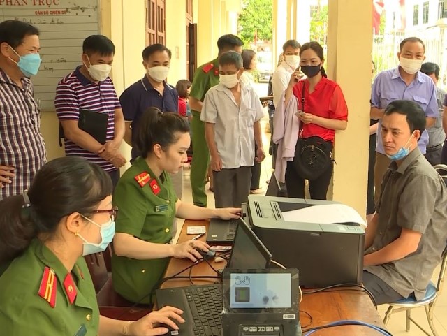 Đẩy mạnh chuyển đổi số, thúc đẩy phát triển kinh tế - xã hội -0