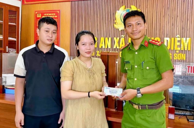 Trả lại 45 triệu đồng do người lạ chuyển vào tài khoản -0