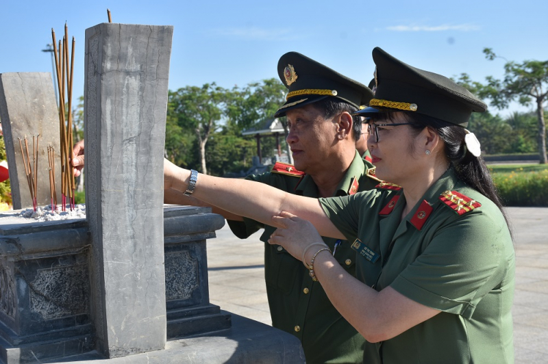 Nâng cao đạo đức cách mạng cho lực lượng Công an xã qua hoạt động “về nguồn” tại Quảng Nam -0
