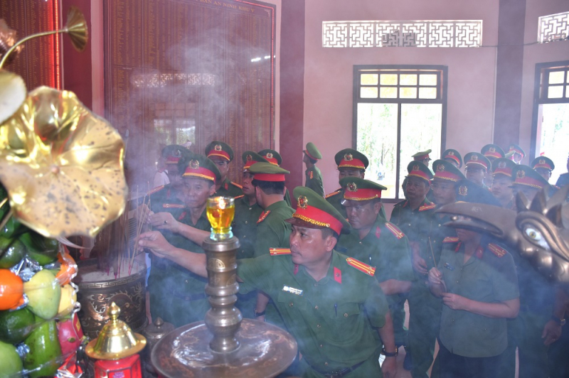 Nâng cao đạo đức cách mạng cho lực lượng Công an xã qua hoạt động “về nguồn” tại Quảng Nam -0