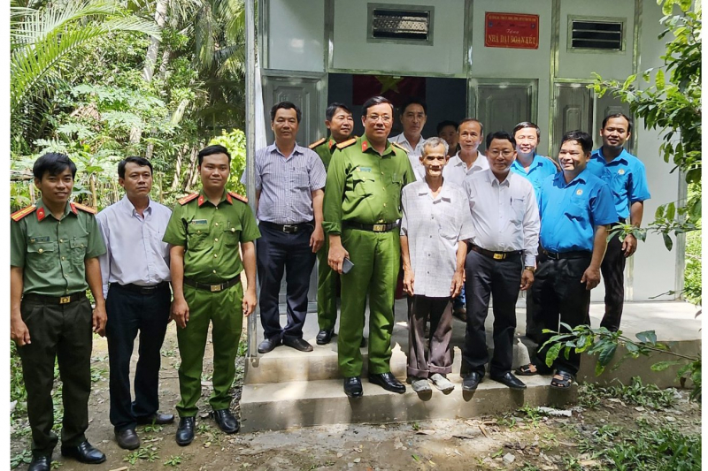 z5615257996962_8a9d6a1c501c859165a88c9435ecff37.jpg -0