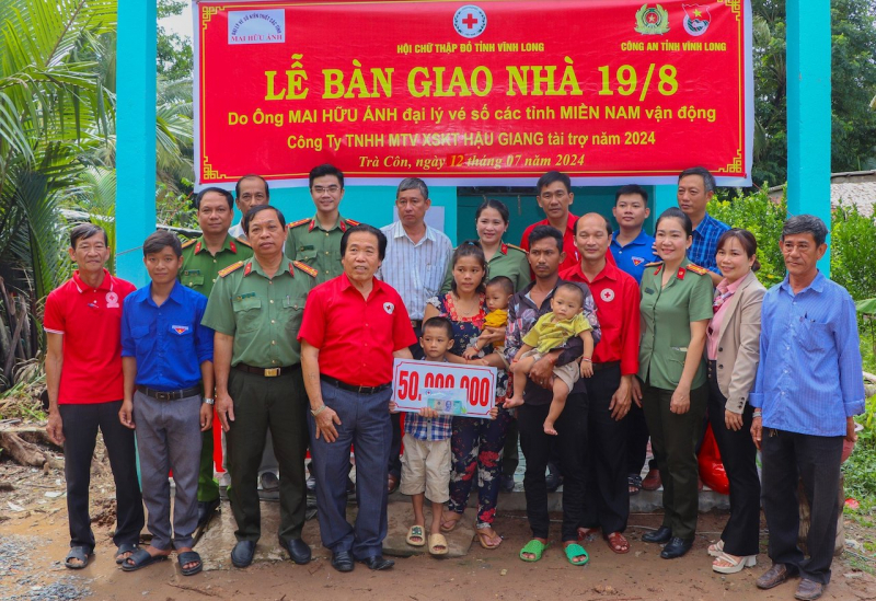 z5626814302041_d9ccb27a7285a2a0f77bbdebd7cad933.jpg -0