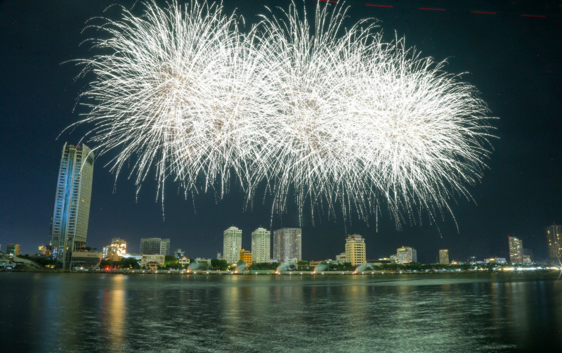 “Made by Young Generation - Nhịp đập tương lai” của Phần Lan vô địch Lễ hội pháo hoa quốc tế Đà Nẵng (DIFF 2024) -0