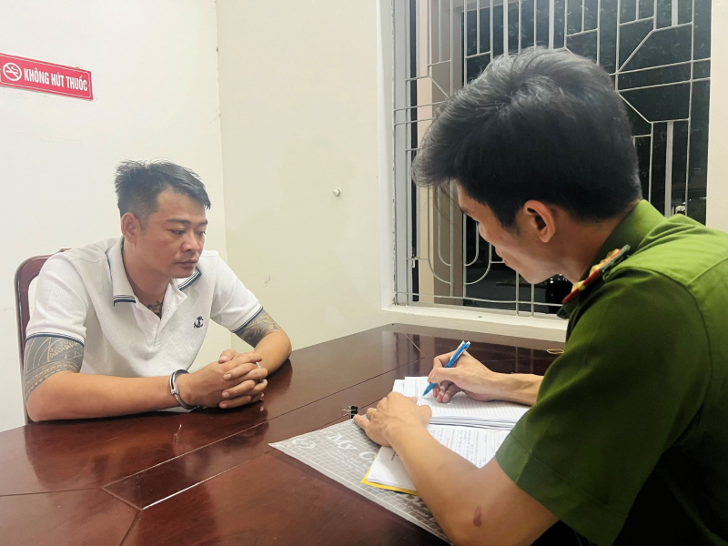 Đối tượng mang lệnh truy nã bỏ trốn hơn 1.000 km vẫn không thoát -0