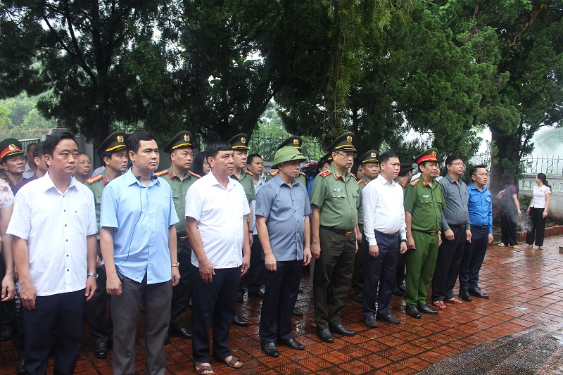 Công an tỉnh và Sở LĐTB&XH tỉnh Thanh Hoá tri ân các anh hùng, liệt sĩ tại huyện Mường Lát -0