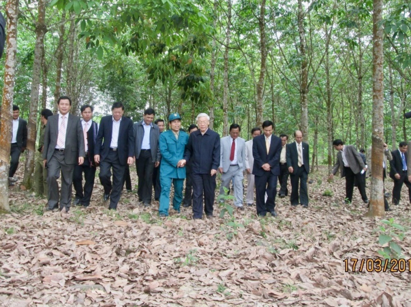 Đồng bào dân tộc thiểu số ở đại ngàn Trường Sơn tiếc thương Tổng Bí thư -0