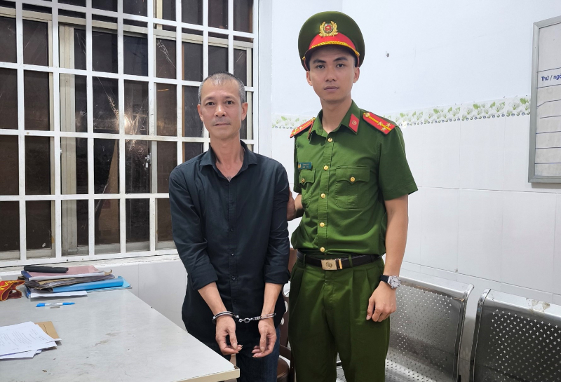 Bắt tạm giam đối tượng nhận tiền chuyển nhầm nhưng không trả -0