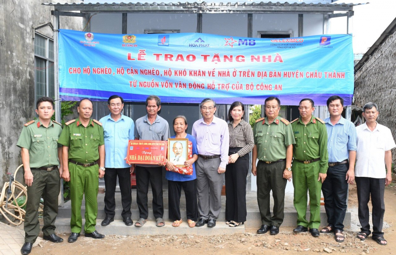 z5660835122660_f1d9e6715793964af76d4713d4593c95.jpg -0