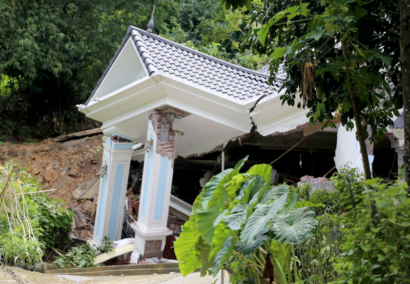 Hà Nội: Sập biệt thự tiền tỷ, 8 thoát chết trong gang tấc -0